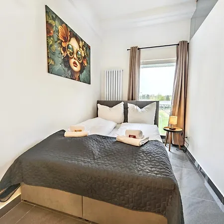 Loft Fuer Bis Zu 12, Whirlpool, Infrarotsauna, Arcade-spiele, Tischfussball, Wii Nuremberga
