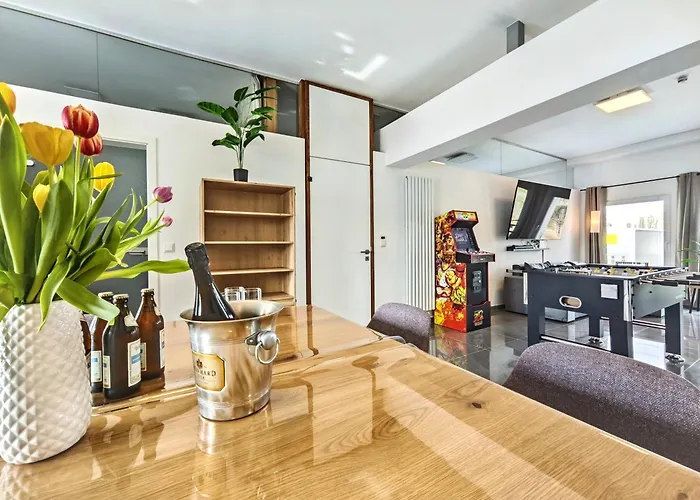 Апартаменты Loft Fuer Bis Zu 12, Whirlpool, Infrarotsauna, Arcade-spiele, Tischfussball, Wii Нюрнберг