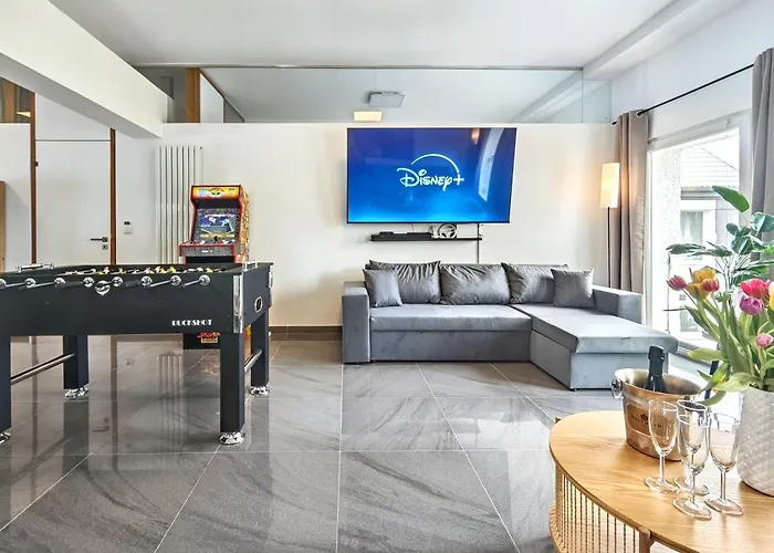 Loft Fuer Bis Zu 12, Whirlpool, Infrarotsauna, Arcade-spiele, Tischfussball, Wii Нюрнберг