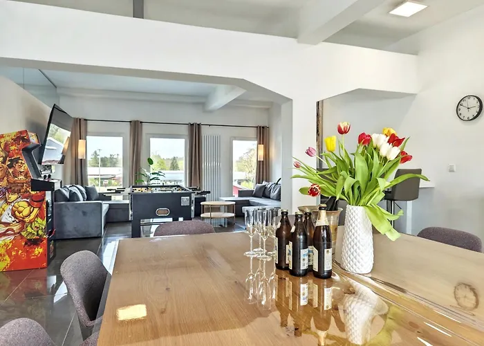Loft Fuer Bis Zu 12, Whirlpool, Infrarotsauna, Arcade-spiele, Tischfussball, Wii Нюрнберг