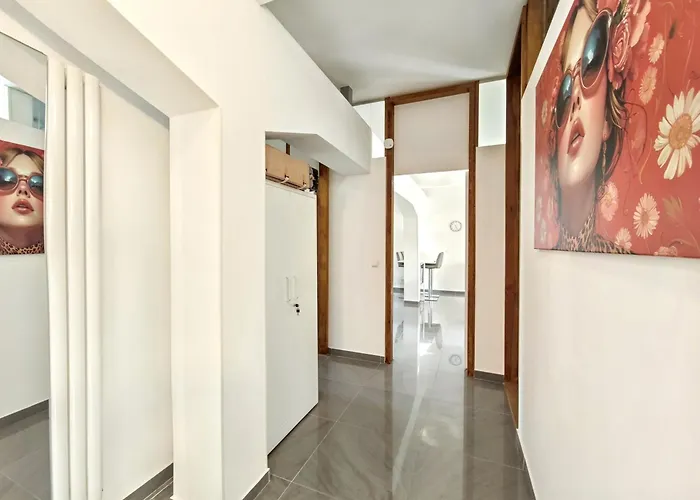 Loft Fuer Bis Zu 12, Whirlpool, Infrarotsauna, Arcade-spiele, Tischfussball, Wii Апартаменты *