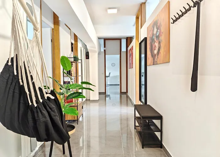 Апартаменты Loft Fuer Bis Zu 12, Whirlpool, Infrarotsauna, Arcade-spiele, Tischfussball, Wii
