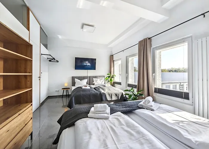 Loft Fuer Bis Zu 12, Whirlpool, Infrarotsauna, Arcade-spiele, Tischfussball, Wii Нюрнберг