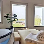 Loft Fuer Bis Zu 12, Whirlpool, Infrarotsauna, Arcade-spiele, Tischfussball, Wii נירנברג