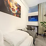 Loft Fuer Bis Zu 12, Whirlpool, Infrarotsauna, Arcade-spiele, Tischfussball, Wii