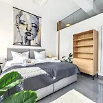 דירה Loft Fuer Bis Zu 12, Whirlpool, Infrarotsauna, Arcade-spiele, Tischfussball, Wii נירנברג