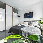 Loft Fuer Bis Zu 12, Whirlpool, Infrarotsauna, Arcade-spiele, Tischfussball, Wii * נירנברג