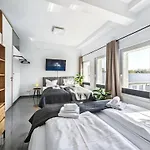 Loft Fuer Bis Zu 12, Whirlpool, Infrarotsauna, Arcade-spiele, Tischfussball, Wii נירנברג