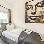 Loft Fuer Bis Zu 12, Whirlpool, Infrarotsauna, Arcade-spiele, Tischfussball, Wii * נירנברג