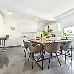 Loft Fuer Bis Zu 12, Whirlpool, Infrarotsauna, Arcade-spiele, Tischfussball, Wii נירנברג