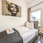 Loft Fuer Bis Zu 12, Whirlpool, Infrarotsauna, Arcade-spiele, Tischfussball, Wii