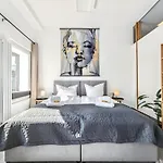 Loft Fuer Bis Zu 12, Whirlpool, Infrarotsauna, Arcade-spiele, Tischfussball, Wii דירה *
