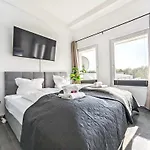 Loft Fuer Bis Zu 12, Whirlpool, Infrarotsauna, Arcade-spiele, Tischfussball, Wii * נירנברג