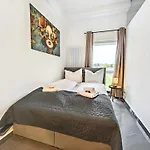 Loft Fuer Bis Zu 12, Whirlpool, Infrarotsauna, Arcade-spiele, Tischfussball, Wii נירנברג