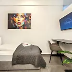דירה Loft Fuer Bis Zu 12, Whirlpool, Infrarotsauna, Arcade-spiele, Tischfussball, Wii נירנברג