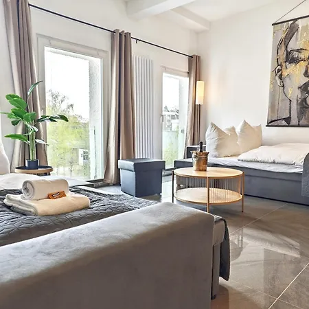 Loft Fuer Bis Zu 12, Whirlpool, Infrarotsauna, Arcade-spiele, Tischfussball, Wii Apartment
