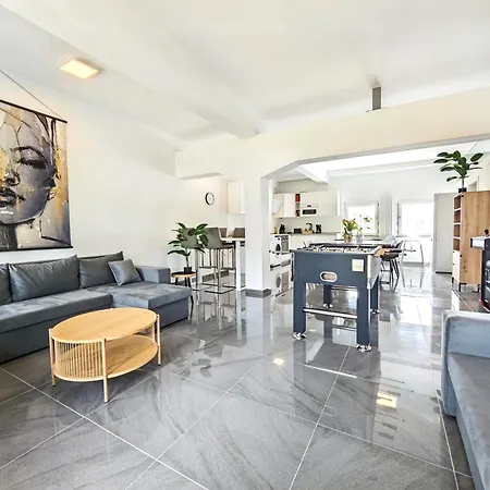Loft Fuer Bis Zu 12, Whirlpool, Infrarotsauna, Arcade-spiele, Tischfussball, Wii *