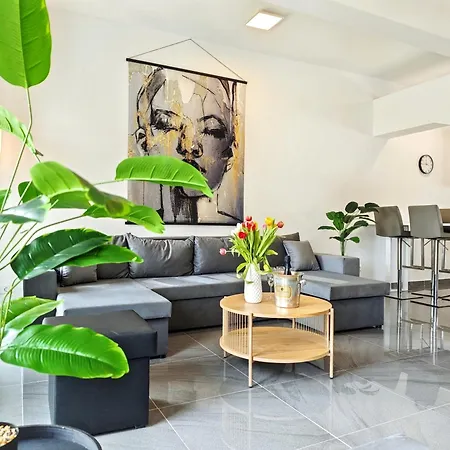 דירה Loft Fuer Bis Zu 12, Whirlpool, Infrarotsauna, Arcade-spiele, Tischfussball, Wii