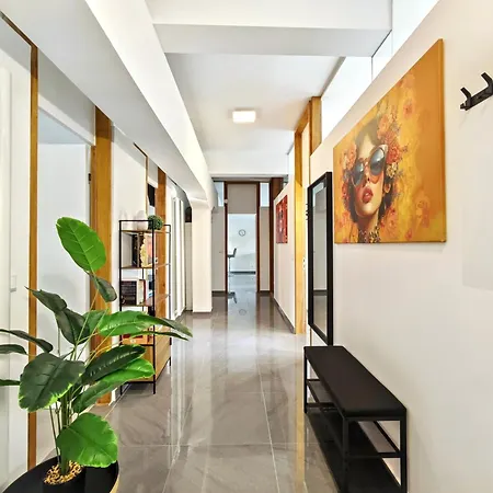 Loft Fuer Bis Zu 12, Whirlpool, Infrarotsauna, Arcade-spiele, Tischfussball, Wii Apartment Nuremberg