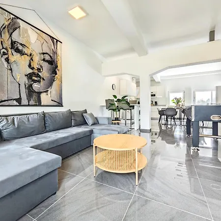Apartment Loft Fuer Bis Zu 12, Whirlpool, Infrarotsauna, Arcade-spiele, Tischfussball, Wii Nuremberg