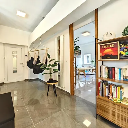 Loft Fuer Bis Zu 12, Whirlpool, Infrarotsauna, Arcade-spiele, Tischfussball, Wii נירנברג