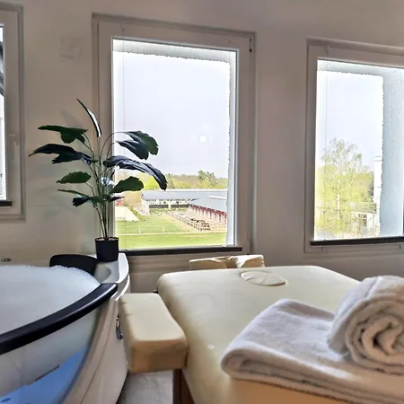 Loft Fuer Bis Zu 12, Whirlpool, Infrarotsauna, Arcade-spiele, Tischfussball, Wii Νυρεμβέργη