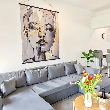 Loft Fuer Bis Zu 12, Whirlpool, Infrarotsauna, Arcade-spiele, Tischfussball, Wii דירה