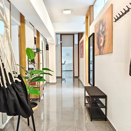 Apartment Loft Fuer Bis Zu 12, Whirlpool, Infrarotsauna, Arcade-spiele, Tischfussball, Wii