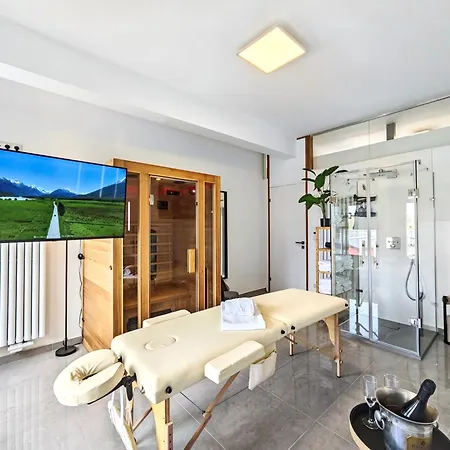 Loft Fuer Bis Zu 12, Whirlpool, Infrarotsauna, Arcade-spiele, Tischfussball, Wii Apartment *
