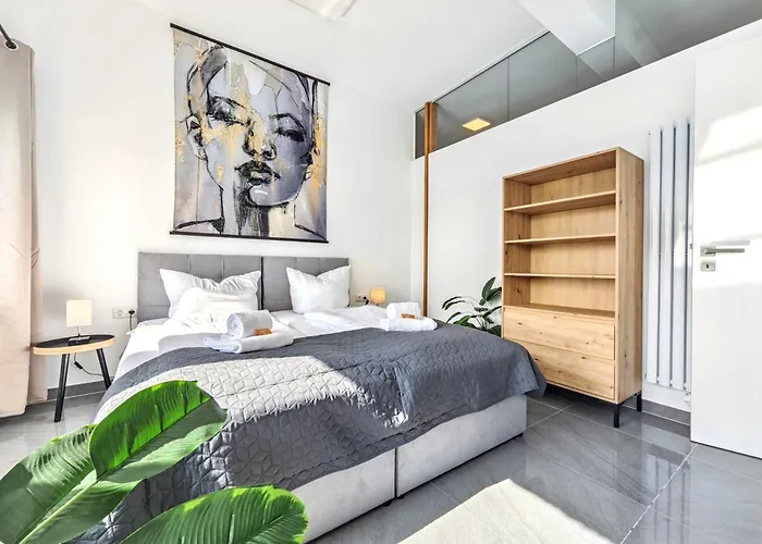 Apartment Loft Für Bis Zu 12, Whirlpool, Infrarotsauna, Arcade-spiele, Tischfußball, Wii Nürnberg