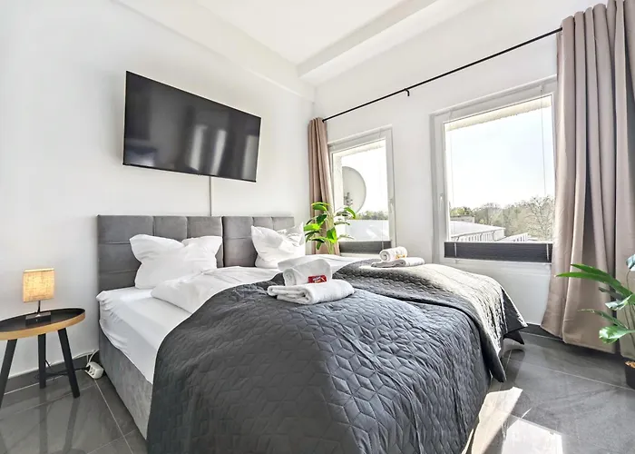 Loft Für Bis Zu 12, Whirlpool, Infrarotsauna, Arcade-spiele, Tischfußball, Wii * Nürnberg