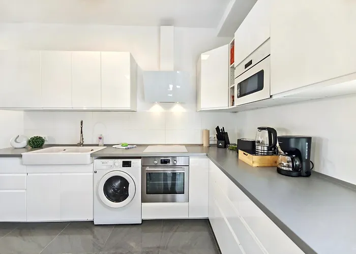 Apartment Loft Für Bis Zu 12, Whirlpool, Infrarotsauna, Arcade-spiele, Tischfußball, Wii