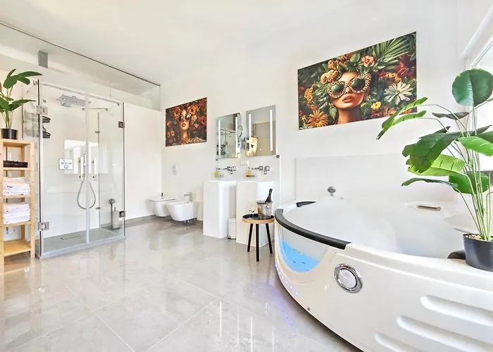 Loft Für Bis Zu 12, Whirlpool, Infrarotsauna, Arcade-spiele, Tischfußball, Wii * Nürnberg
